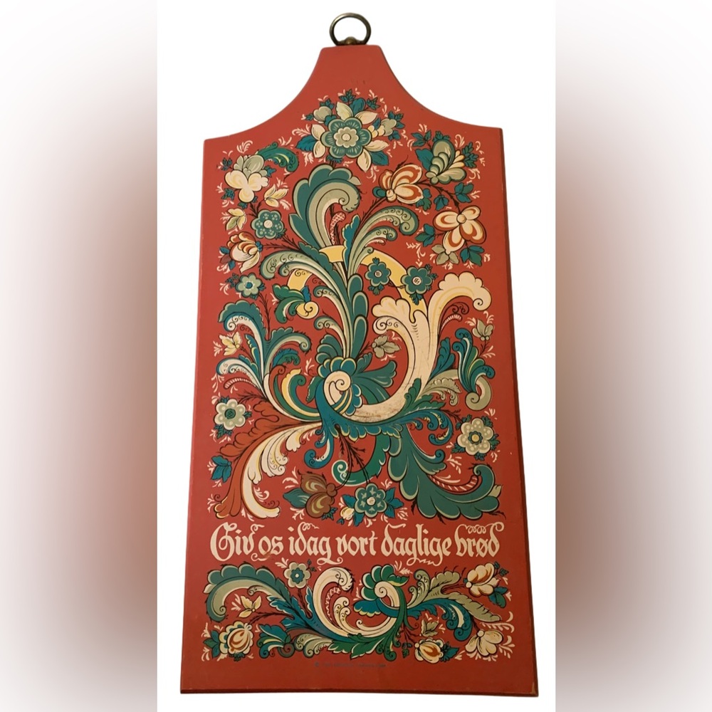 BERGGREN Pennsylvania Dutch Wood Board. Circa 1968